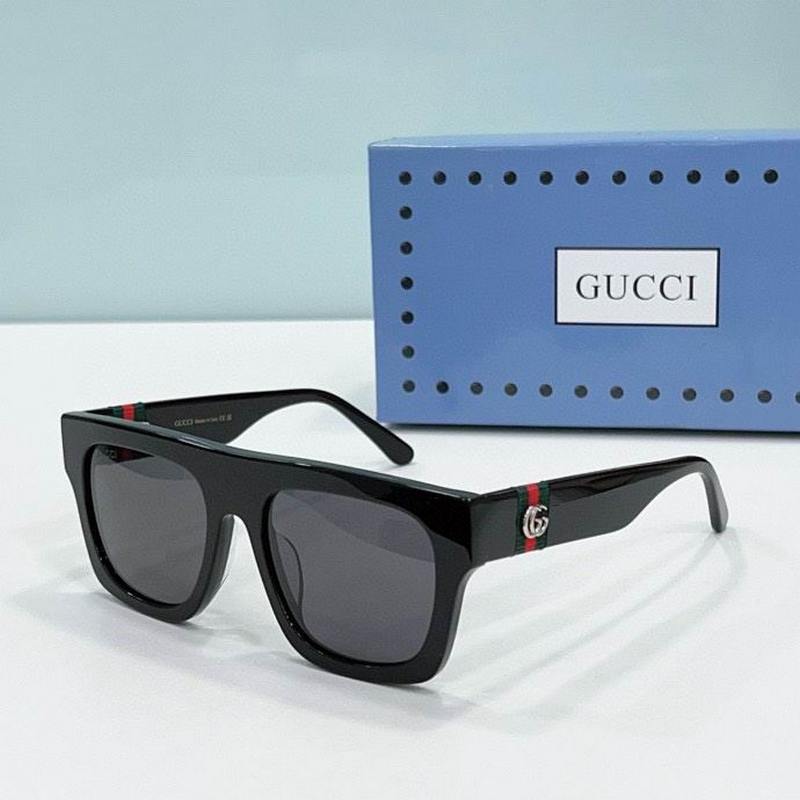 Gucci Sunglasses 526